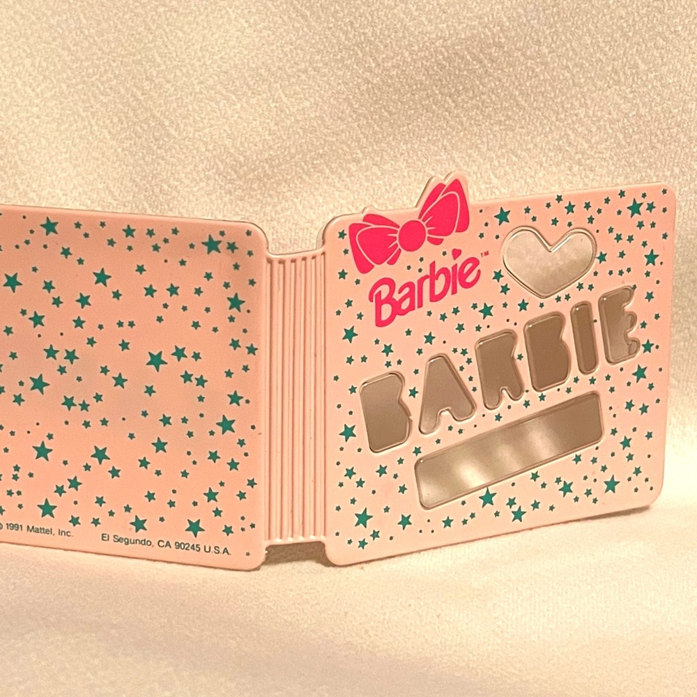 Barbie Pretty Surprise Cosmetics Vintage 1991 Eye Shadow Kit. Rare - Picture 3 of 8